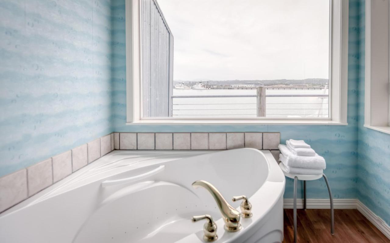 Ocean'S Edge - Anchor Pier Lodge ニューポート エクステリア 写真