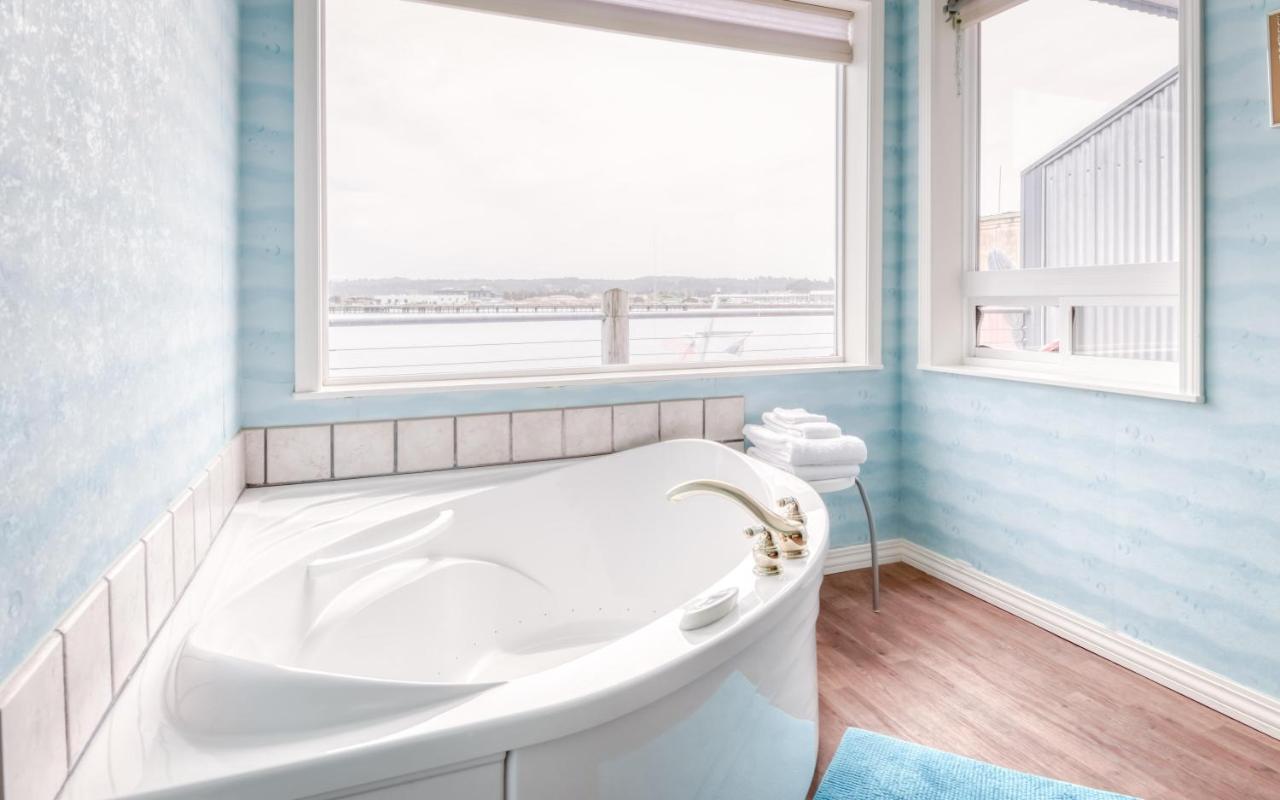 Ocean'S Edge - Anchor Pier Lodge ニューポート エクステリア 写真
