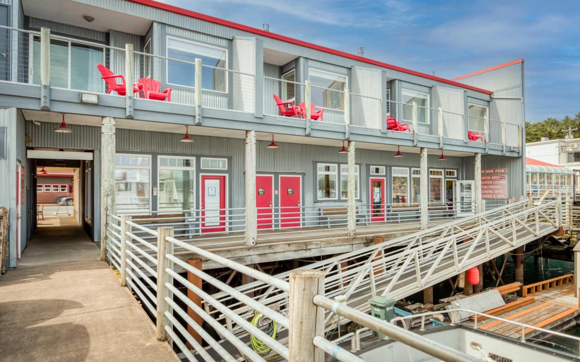 Ocean'S Edge - Anchor Pier Lodge ニューポート エクステリア 写真